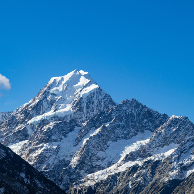 Έβερεστ: Τεράστιο κομμάτι παγετώνα μπλοκάρει την κύρια διαδρομη αναρρίχησης στην περίοδο αιχμής