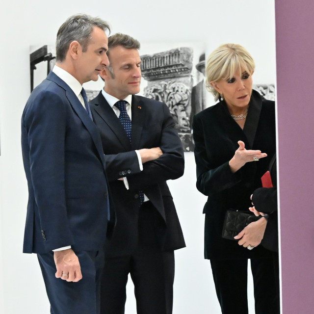 Μακρόν: «Το ξέρεις, αν η κυριαρχία σας απειλείται, κάντε ό,τι χρειάζεται, θα είμαστε εδώ για εσάς»