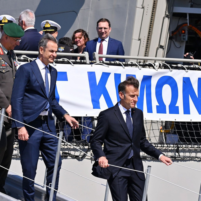 Liveblog - Ελλάς - Γαλλία συμμαχία: Μητσοτάκης και Μακρόν στη φρεγάτα «Κίμων» - Υπογραφή συμφωνιών