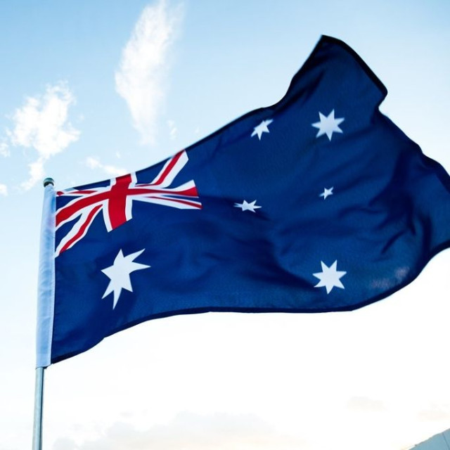 Γκάφα με σημαίες στην Ουάσιγκτον πριν την άφιξη του Βασιλιά Καρόλου:Έβαλαν σημαίες της Αυστραλίας