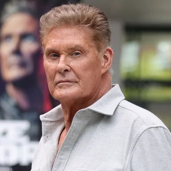 Ντέιβιντ Χάσελχοφ: Σπάνια έξοδος με βοήθημα βάδισης -Τι συμβαίνει με την υγεία του