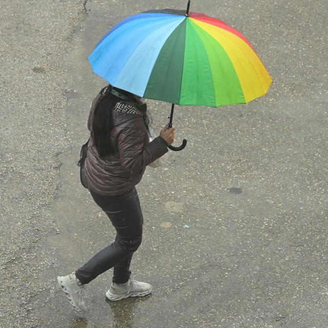 Καιρός: Σε ποιες περιοχές θα βρέχει σήμερα - Τι θα συμβεί με την Πρωτομαγιά