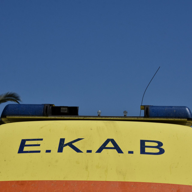 Θεσσαλονίκη: Σφοδρή σύγκρουση ΙΧ με δίκυκλο στο Δερβένι – Σοβαρά τραυματίας ο μοτοσικλετιστής