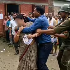 Περίμενε 5 ώρες έξω από εκλογικό τμήμα τη σύζυγό του που «κλέφτηκε» με άλλον πριν από 2 χρόνια