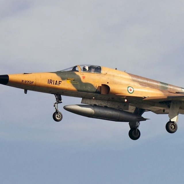 Σπάνια παραβίαση αεράμυνας - NBC: Πώς ιρανικό F-5 βομβάρδισε αμερικανική βάση στο Κουβέιτ