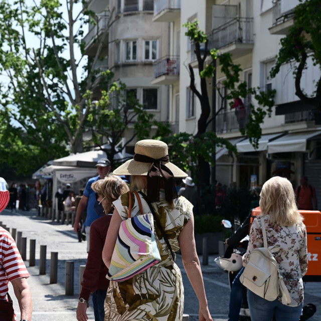 Καιρός αύριο: Ανοιξιάτικη Δευτέρα με ηλιοφάνεια σε όλη τη χώρα – Έως 26 βαθμούς η θερμοκρασία
