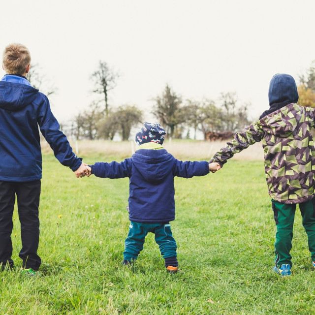 «Νταντάδες της Γειτονιάς»: Άνοιξε για τους επιμελητές η πλατφόρμα