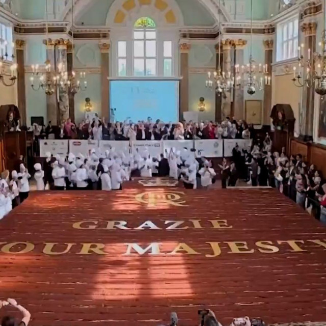 Λονδίνο: Έφτιαξαν τιραμισού 440 μέτρων και έσπασαν το ρεκόρ Γκίνες - Βίντεο