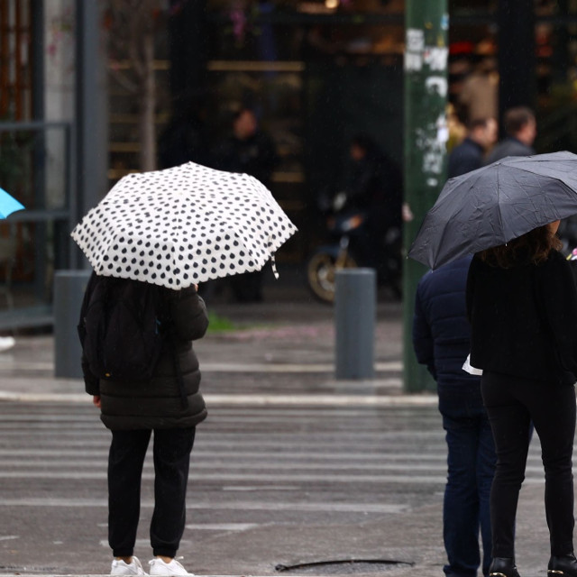 Καιρός Πρωτομαγιάς: Οργανωμένη διαταραχή φέρνει βροχές στη Βόρεια Ελλάδα – Πρόγνωση Ζιακόπουλου