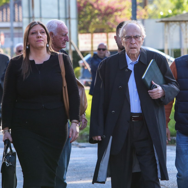 Δίκη Τέμπη - Έξαλλη η πρόεδρος με το χάος στην αίθουσα: «Έλεος, πρώτη φορά το αντιμετωπίζω αυτό»