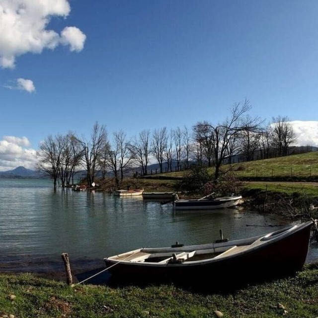 Με λιακάδα ξεκινάει η εβδομάδα – Αλλάζει ο καιρός από Πέμπτη – Η πρόγνωση για την Πρωτομαγιά