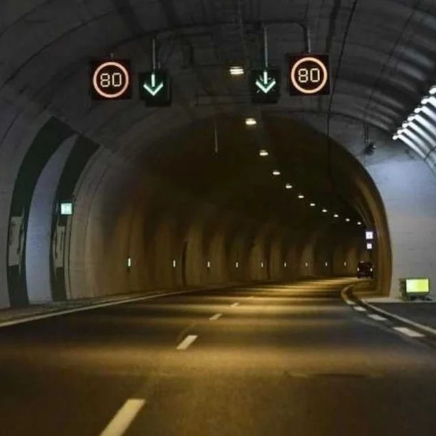 Εθνική Πατρών - Πύργου: Ασυνείδητος οδηγούσε με την όπισθεν σε σήραγγα - Δείτε βίντεο