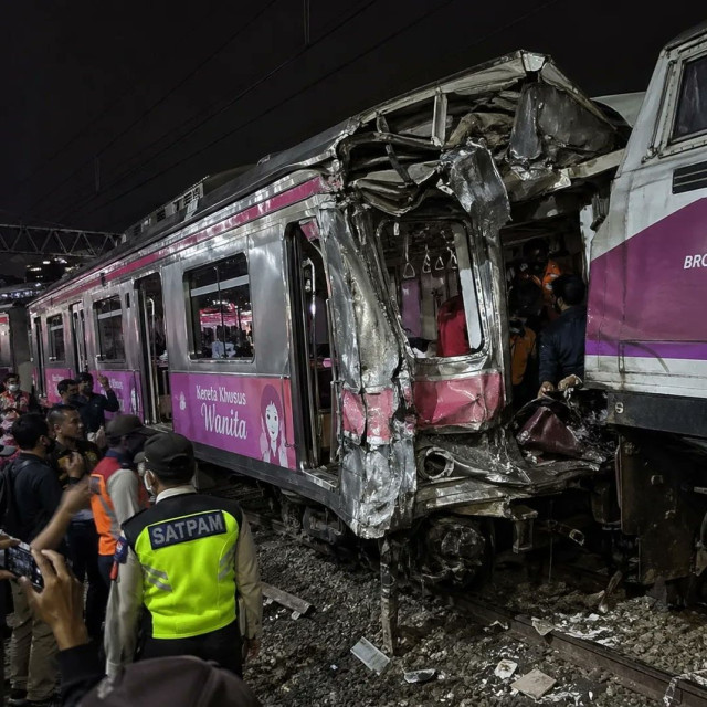 Ινδονησία: Σιδηροδρομική τραγωδία κοντά στην Τζακάρτα με πέντε νεκρούς και δεκάδες τραυματίες