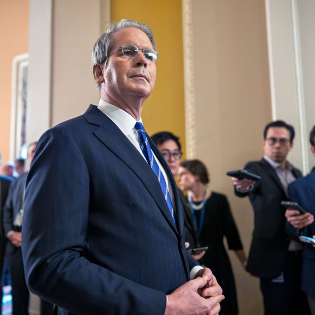 Μπέσεντ: Κυρώσεις σε όσους συνεργάζονται με ιρανικές αεροπορικές εταιρείες