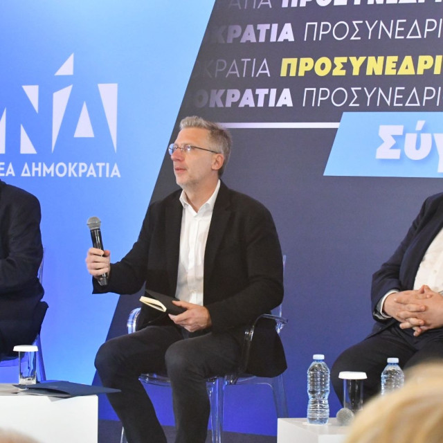 Σκέρτσος στη γαλάζια κριτική: Το επιτελικό κράτος δεν δουλεύει σε φέουδα  - Ο εχθρός δεν είναι μέσα