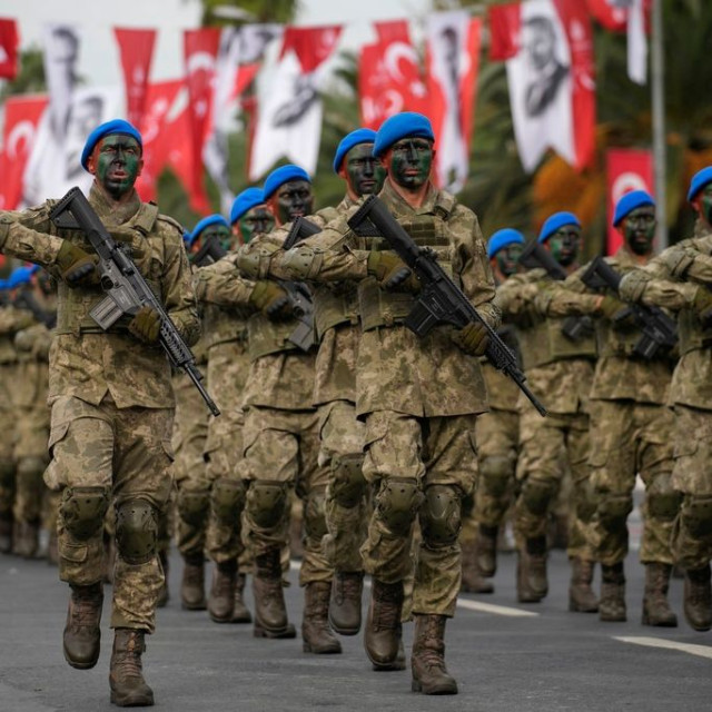 Τουρκία: Δημιουργεί νέες ταξιαρχίες κομάντο απέναντι από τα ελληνικά σύνορα