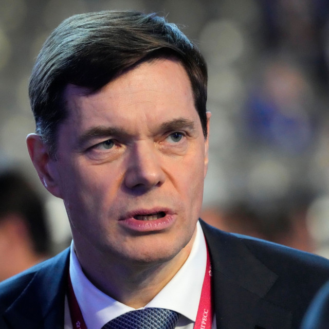 Ποιος είναι ο Ρώσος μεγιστάνας που διέσχισε χωρίς πρόβλημα με το γιοτ του τα Στενά του Ορμούζ