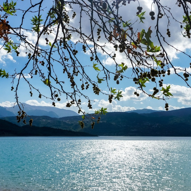 Ανοιξιάτικος ο καιρός την Τετάρτη – Χειμωνιάτικο το τριήμερο της Πρωτομαγιάς