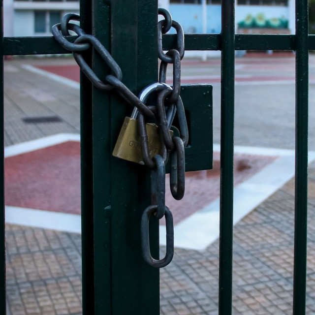 Κολωνός - Αυτοκτονία διευθύντριας: Έρευνα από τη Διεύθυνση Εκπαίδευσης -Τι απαντά για το «bullying»