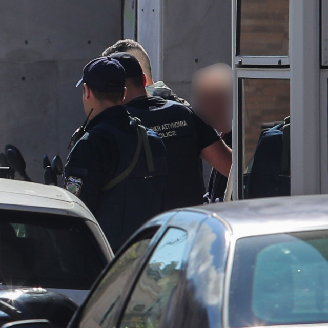 Επίθεση σε ΕΦΚΑ και Πρωτοδικείο: Για απόπειρα ανθρωποκτονίας κατά συρροή κατηγορείται ο 89χρονος