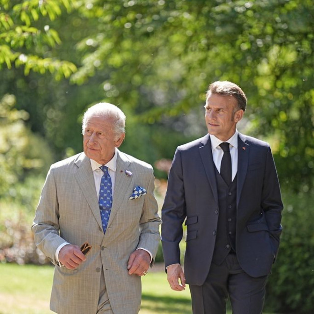 Η «εκδίκηση» Μακρόν με το αστείο του Βασιλιά Κάρολου για τα «γαλλικά» των Αμερικανών - «Θα ήταν σικ»
