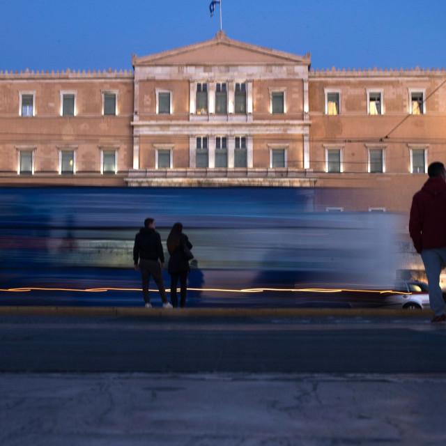 Δημοσκόπηση Metron Analysis: Σταθερή πρωτιά ΝΔ, κυβέρνηση συνεργασιών προτιμούν οι ψηφοφόροι