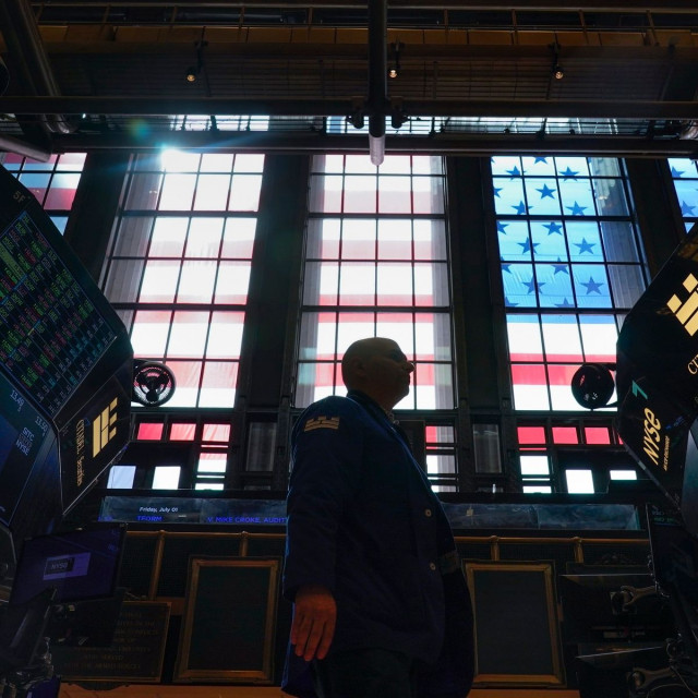 Πτώση στη Wall Street με ανησυχίες για την ανάπτυξη της τεχνητής νοημοσύνης