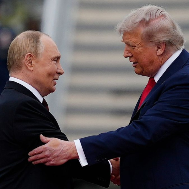 Πούτιν σε Τραμπ: Έτοιμος να κηρύξω εκεχειρία στην Ουκρανία κατά τον εορτασμό της Ημέρας της Νίκης