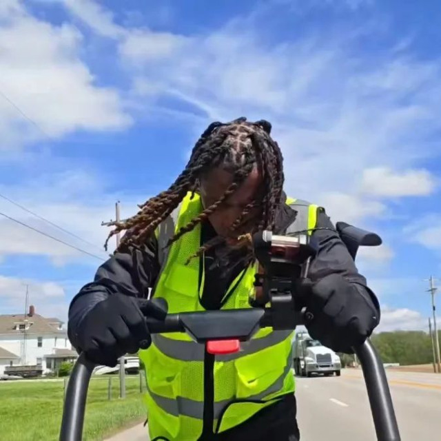 Σοκαριστικό τροχαίο live για τον streamer HMBL Zay - Παρασύρθηκε από αυτοκίνητο