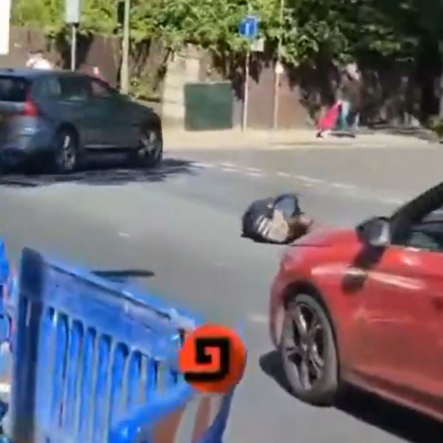 H στιγμή της σύλληψης του ισλαμιστή στο Λονδίνο σε Video - Τον ακινητοποίησαν με Taser