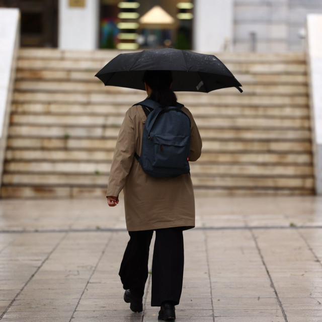 Καιρός: Σε «χειμωνιάτικο κλοιό» η Πρωτομαγιά - Πώς θα κινηθεί η κακοκαιρία τα επόμενα 24ωρα