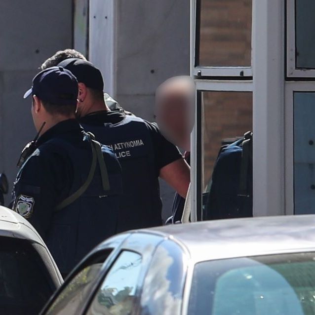 Προθεσμία για να απολογηθεί μέχρι την Πέμπτη πήρε ο 89χρονος πιστολέρο