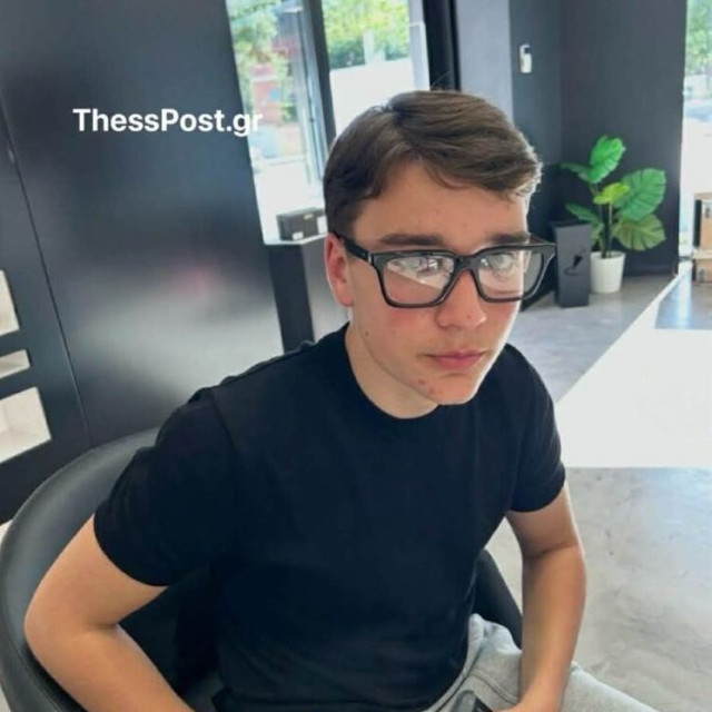 Θεσσαλονίκη: Πώς 18χρονος μαθητής έσωσε γυναίκα που πνιγόταν από γαρίδα με τη λαβή Χάιμλιχ