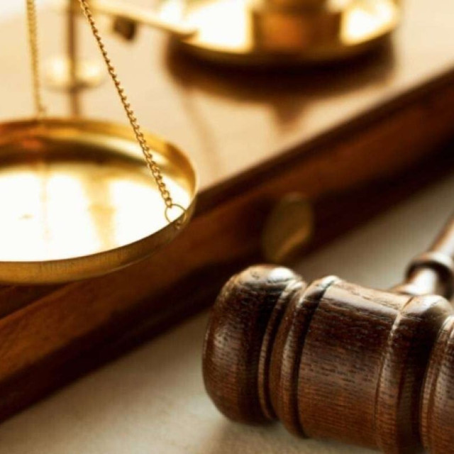 Η Ένωση Εισαγγελέων καταδικάζει την απόφαση του ΔΣΑ περί παραίτησης Τζαβέλλα