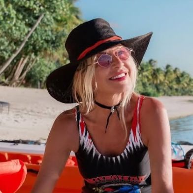 Άννα Βίσση: Διακόπες με την κουμπάρα της, Δήμητρα Κούστα στη Γαλλική Πολυνησία