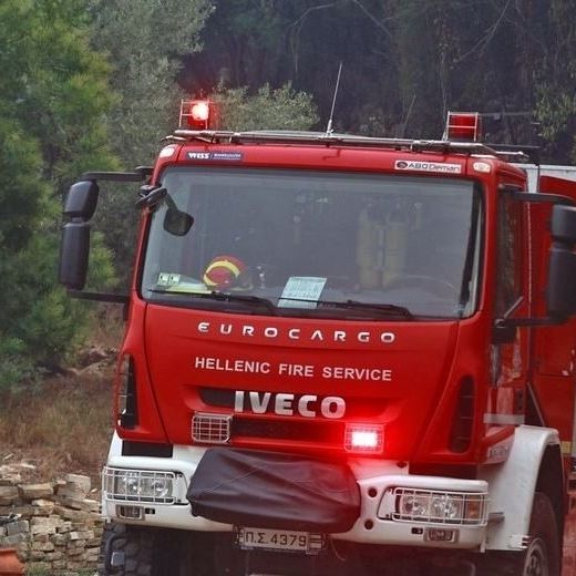 Φωτιά στα Σελλά: Ισχυρή δύναμη της Πυροσβεστικής στο σημείο