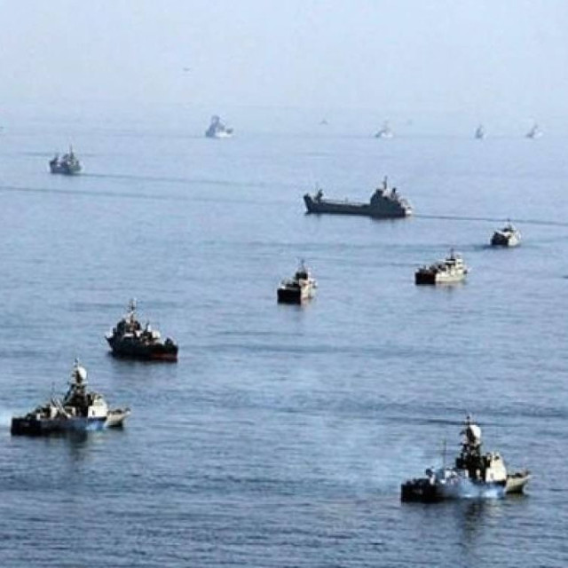 Οι ΗΠΑ αναζητούν «προθύμους» για να βοηθήσουν στο άνοιγμα των Στενών του Ορμούζ