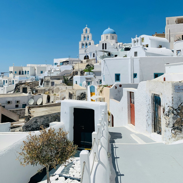 Η Αγία Ειρήνη γίνεται επίσημα Πολιούχος της Σαντορίνης