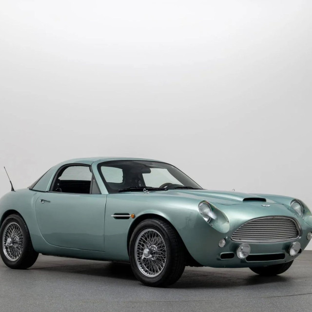 Αυτό το Mazda MX-5 έχει μεταμορφωθεί με επιτυχία σε… Aston Martin