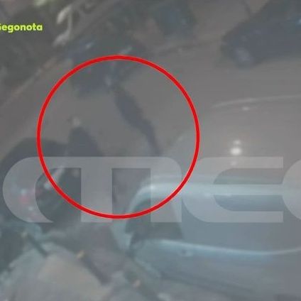 Νέος Κόσμος: Η στιγμή της διαφυγής των 10 ατόμων έπειτα από μαχαίρωμα σε 15χρονο- Βίντεο ντοκουμέντο