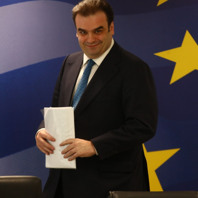Πιερρακάκης στο Bloomberg: Δεν θέλουμε η ενεργειακή κρίση να εξελιχθεί σε δημοσιονομική κρίση