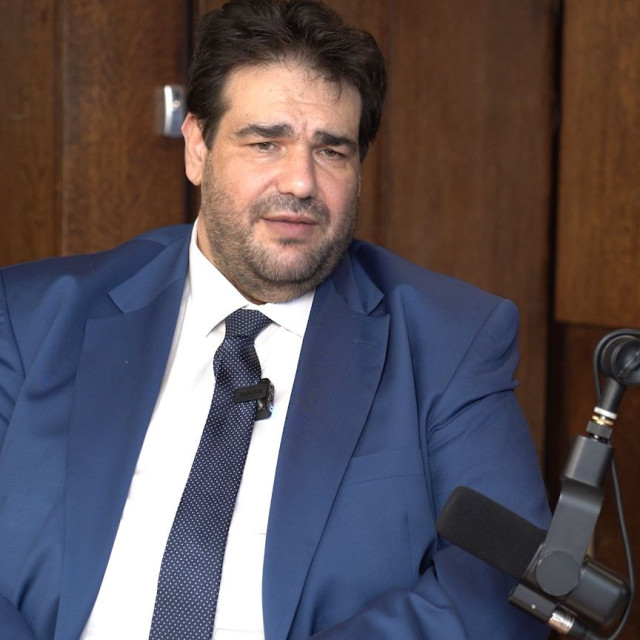 Λιβάνιος: Δεν πιστεύω στη διάκριση εξωκοινοβουλευτικών και κοινοβουλευτικών