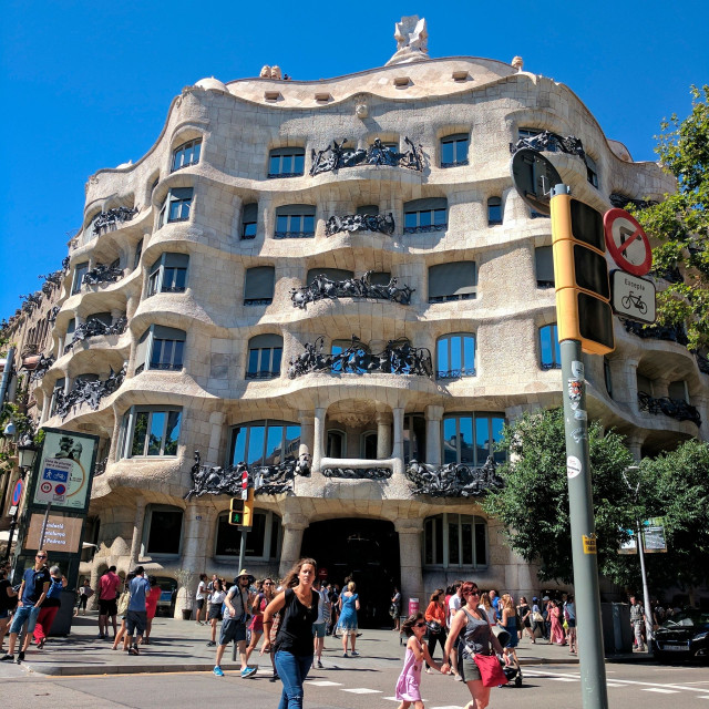 Casa Milà: Πώς είναι να ζεις σε ένα μνημείο παγκόσμιας κληρονομιάς με ένα εκατ. επισκέπτες τον χρόνο