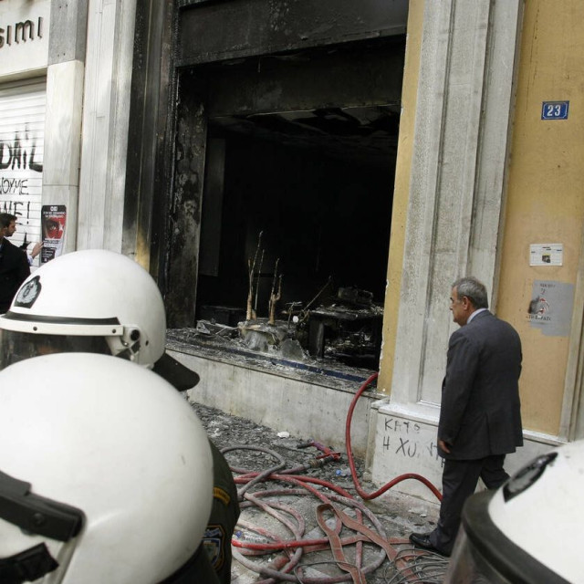 Δένδιας: 16 χρόνια από το έγκλημα του εμπρησμού της Μαρφίν, δεν ξεχνάμε τις 4 ζωές που χάθηκαν άδικα