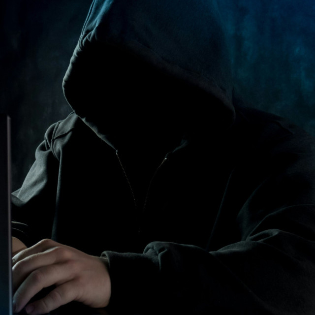 Έρευνα Newsbomb: Κατακόρυφη αύξηση στις τηλεφωνικές απάτες - Καμπάνια ενημέρωσης σε... εκκλησίες