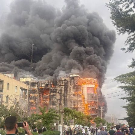 Ιράν: Δέκα τραυματίες από πυρκαγιά σε εμπορικό κέντρο
