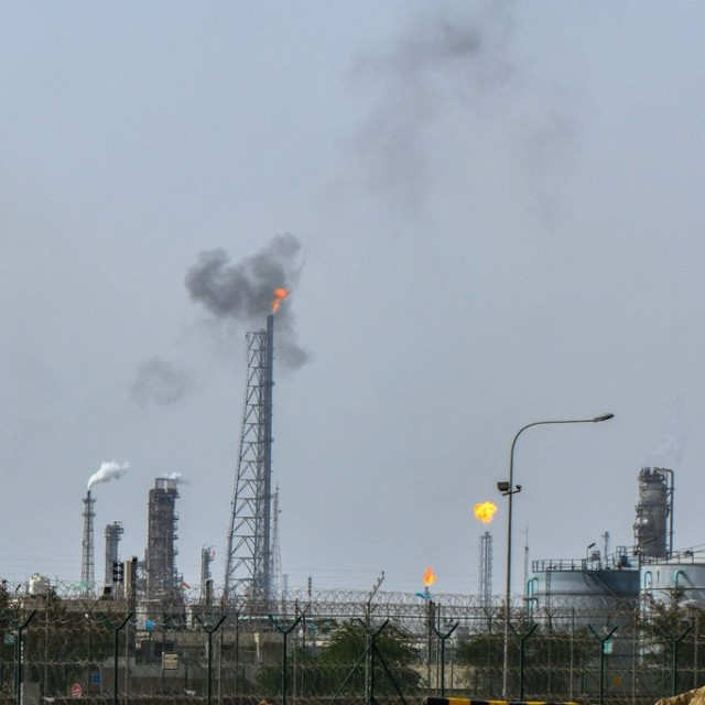 Πετρέλαιο: Κάτω από $98 το βαρέλι η τιμή, μετά τις αναφορές ότι ΗΠΑ και Ιράν είναι κοντά σε συμφωνία