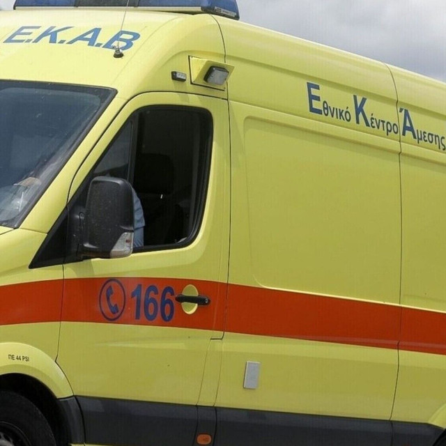 Θεσσαλονίκη: Διασωληνωμένος δόκιμος μοναχός – Άνοιξε την πόρτα ασθενοφόρου και πήδηξε στην άσφαλτο