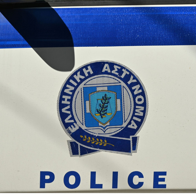 Παράσυρση 12χρονης από περιπολικό στη Σαλαμίνα: Η ανακοίνωση της ΕΛ.ΑΣ.