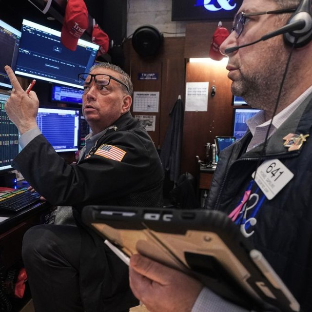 Wall Street: Ρεκόρ σε S&P 500 και Nasdaq έφερε το κύμα αισιοδοξίας για τη Μέση Ανατολή